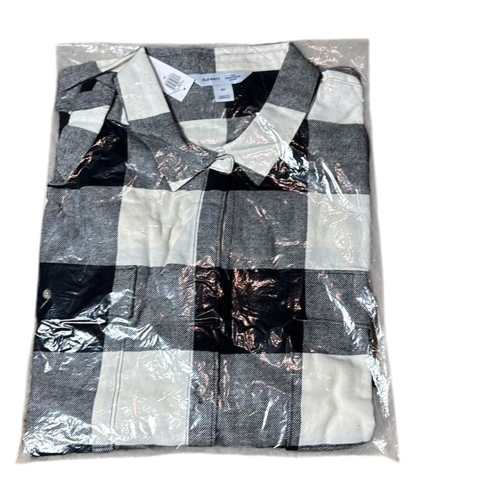 Old navy women’s plaid flannel boyfriend shirt black white new 4x cabincore